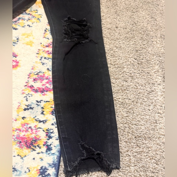 American Eagle Outfitters Black Skinny Jeans with Distressed Details - Picture 2 of 7